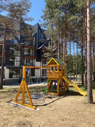 Kawasan permainan kanak-kanak di Apartman Aspen Divcibare