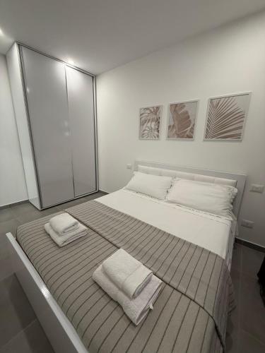 July's Beach Apartment