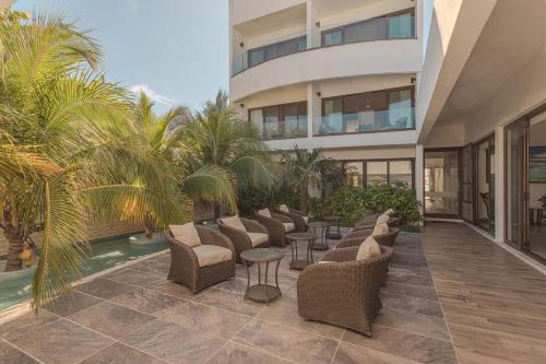 Gallery image of Cuzamil, big waterfront house in Chicxulub