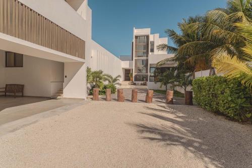 Gallery image of Cuzamil, big waterfront house in Chicxulub