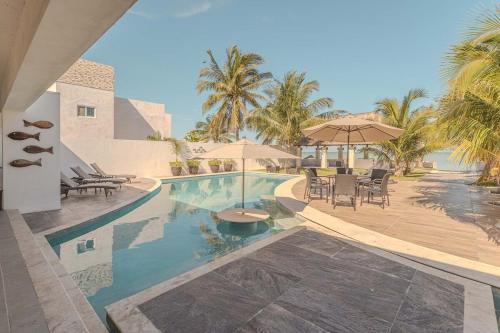 Gallery image of Cuzamil, big waterfront house in Chicxulub