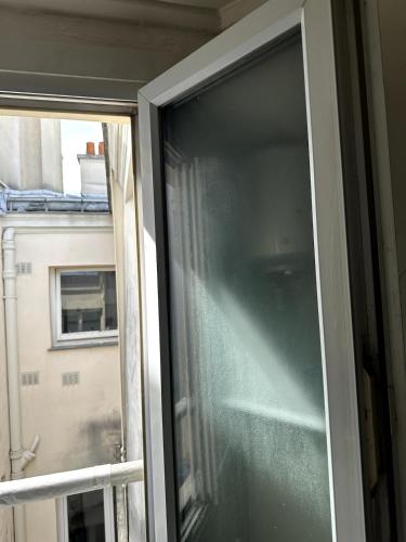 Independent Room Paris 6