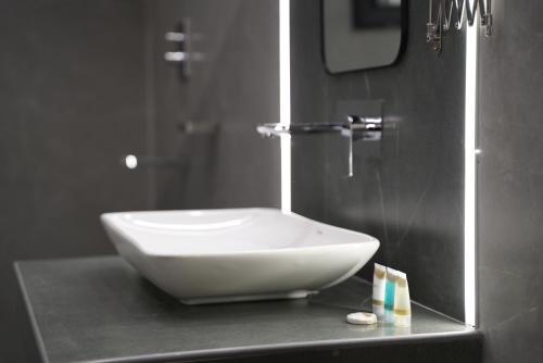 Ένα μπάνιο στο Rateel Apartments 2