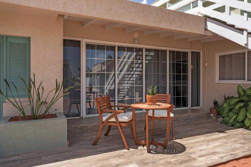 WLR1 - 1BR near Palm Beach - White Lotus Retreat