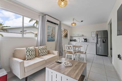 WLR4 - 2BR near Palm Beach - White Lotus Retreat