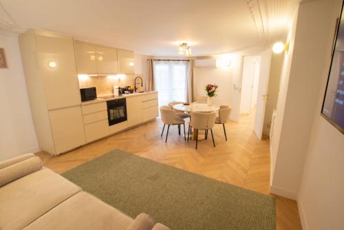 Kuchyňa alebo kuchynka v ubytovaní Luxury Stay