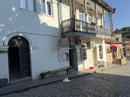 Tòa nhà nơi căn hộ tọa lạc