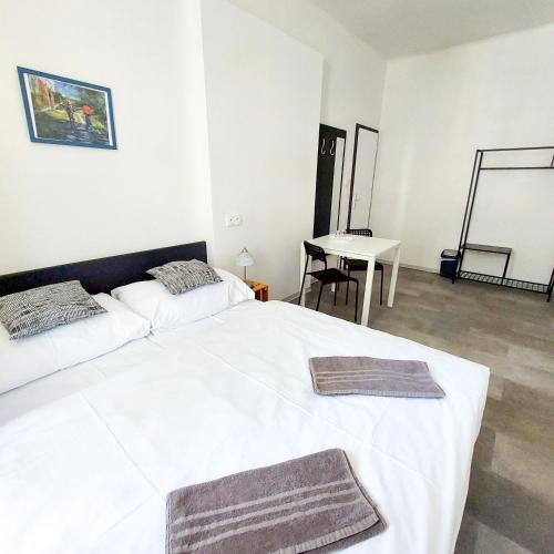 Room close to the centre H4