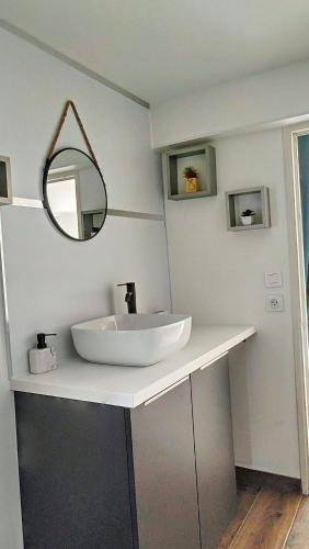 Gambar di galeri bagi Quiet Studio with Private Parking di Plaisance-du-Touch