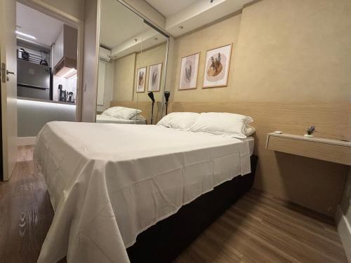 Una cama o camas en una habitación de Perfect Refuge