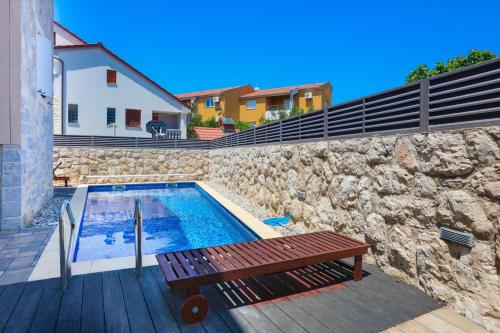Family-friendly apartments with swimming pool Biograd na Moru, Biograd - 23754