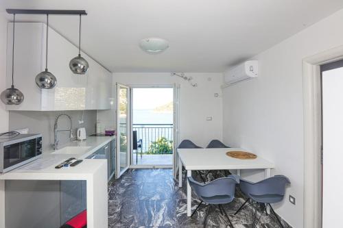 Apartments by the sea Razanj, Rogoznica - 24569
