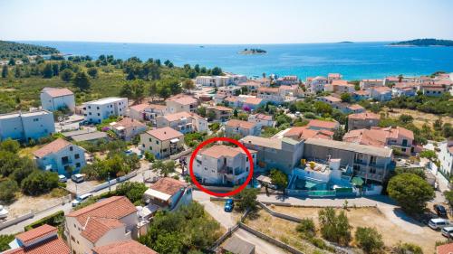 Apartments with parking space Rogoznica - 24468