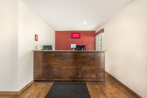 Ο χώρος του λόμπι ή της ρεσεψιόν στο Red Roof Inn Paducah