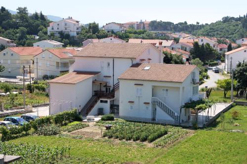 Apartments by the sea Rab - 24761