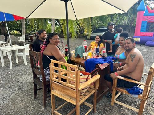 Huéspedes de Hotel El Cocobolo Food&Rest Room 6 B&B WiFi AC Pkg Free Swimmingpool