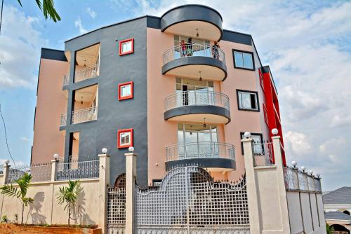 Résidence Romacy, appartement 2 chambres avec balcon à Ahala, quartier résidentiel de Yaoundé