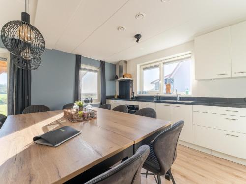 Dapur atau dapur kecil di Villa in Zeeland near Oosterschelde Park
