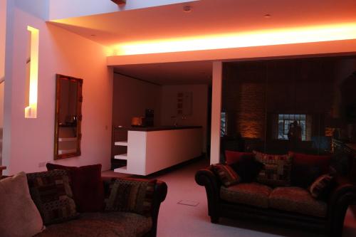 Χώρος καθιστικού στο Royal William Yard Apartments - Large and Luxurious with Free Parking