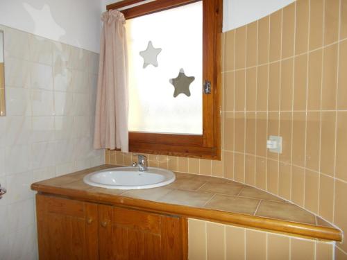 Ένα μπάνιο στο T2 lumineux avec terrasse sud, parking et Wifi à Barbotan - FR-1-841-42