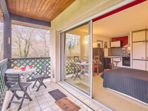 Studio moderne pour 2 pers avec Wifi et animaux admis - FR-1-841-22