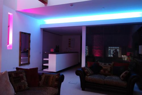 Χώρος καθιστικού στο Royal William Yard Apartments - Large and Luxurious with Free Parking