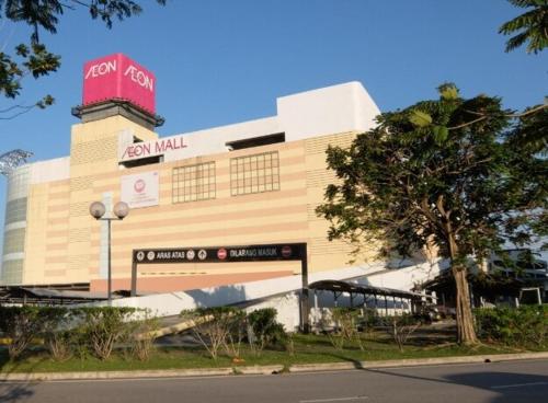 a building with a kodak sign on top of it at Semi D 1-13 pax Klang Botanic Lengkuk Rhu 5R4B YSW Homes in Klang