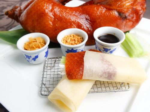 ホテルの敷地内または近くでの食事または食べ物