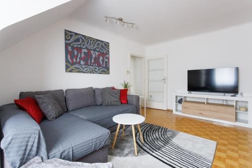 #LiveLikeALocal Nestroyplatz Apartment near center