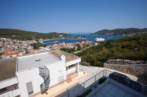 Gallery image of Luxury apartment Prestige Villa Bellevue in Vis