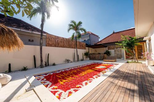 チャングーにあるNew Life Wellnessの中庭の真ん中にある花の池