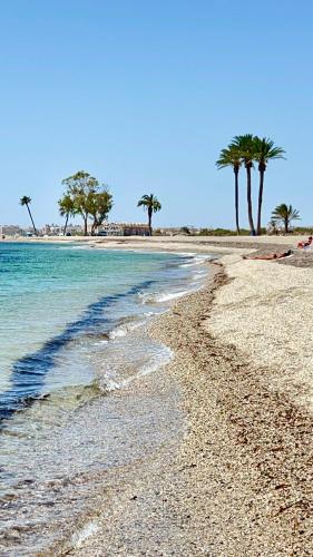 MAR AZUL Playa y Piscina 80 metros de la playa