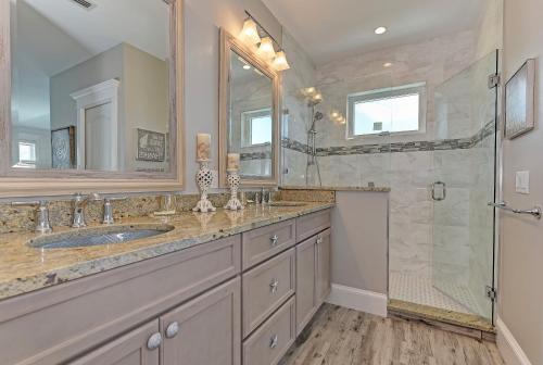 Et badeværelse på Mermaid's Landing managed by Beach Retreats