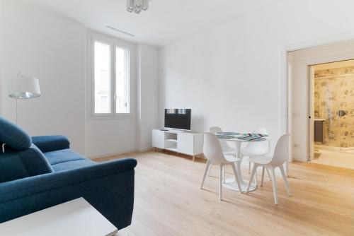 GuestHost - Cozy Apartment X4 in Navigli District