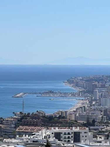 Alanzana Vistas al Mar y piscina con parking privado Reserva del Higueron Benalmádena Málaga