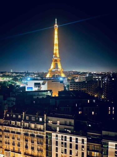 Tour Eiffel Trip in Paris