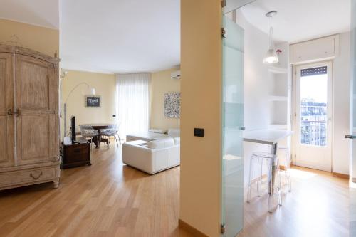 Spacious two bedrooms Solari area - Mirable PM