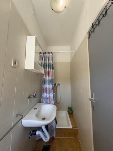 Koupelna v ubytování Apartments Markov Murter