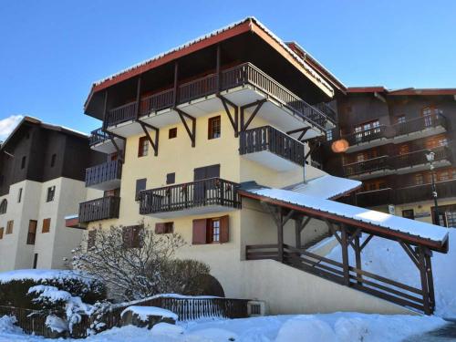 Studio rénové Montchavin proche commerces, pistes, avec balcon