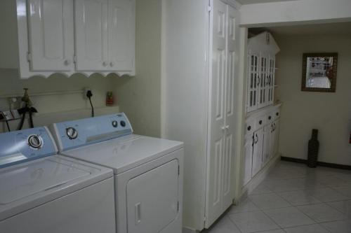 Gambar di galeri bagi Annwin Apartment di Saint James