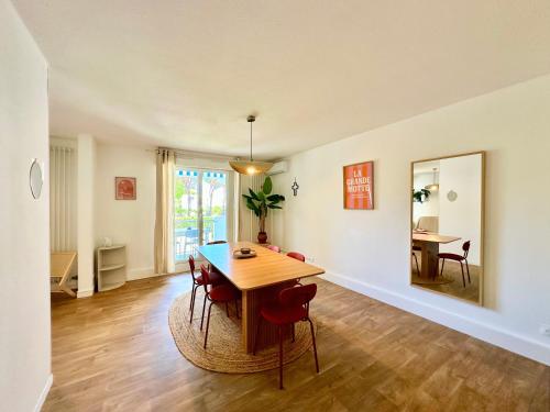 PGH N51 - Centre, 10 min à la Plage, Garage privé