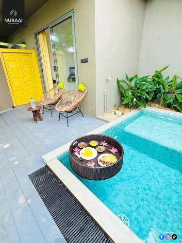 Bazén v ubytování Nuraai River Chalets nebo v jeho okolí