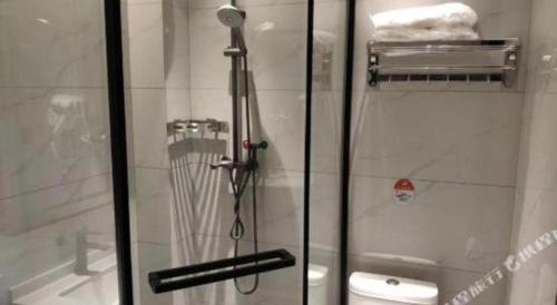 Ένα μπάνιο στο 7 Days Inn Deyang Zhongjiang Kuishan Park