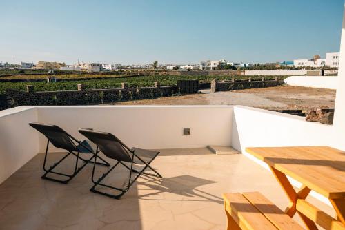 Assyr A - Santorini Cozy Cycladic Retreatにあるバルコニーまたはテラス