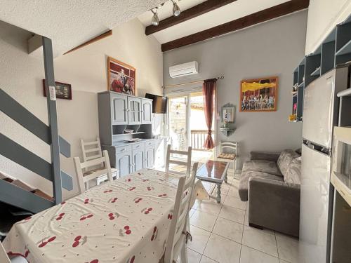 STUDIO MEZZANINE POUR 4 PERSONNES CLIMATISE