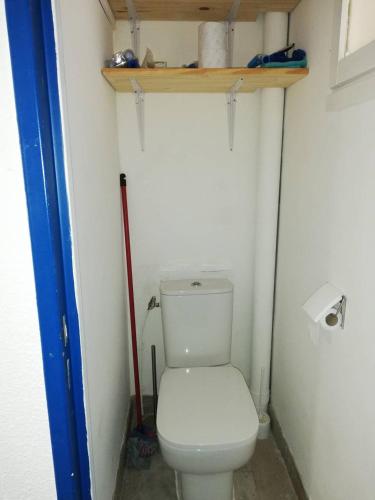 STUDIO CABINE AVEC JARDINET ET PARKING PRIVATIF