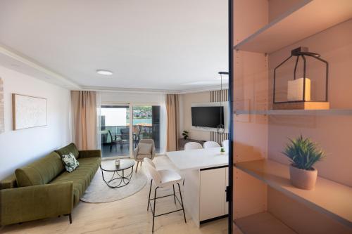 Fly apartments