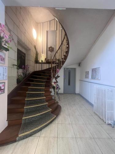 Galeriebild der Unterkunft Hôtel L'Univers in Châtellerault