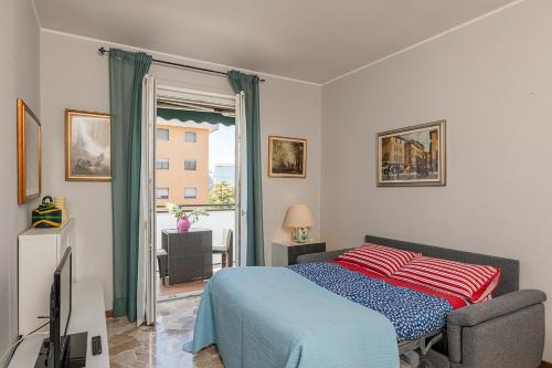 Quiet home perfect for long stays & work