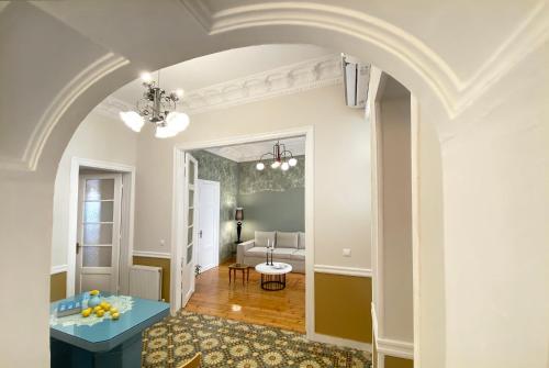 Live in Athens, PANGRATI Fine Residence